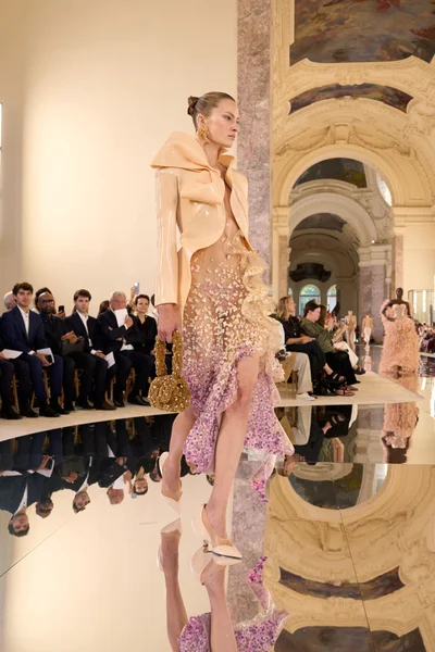Look 75